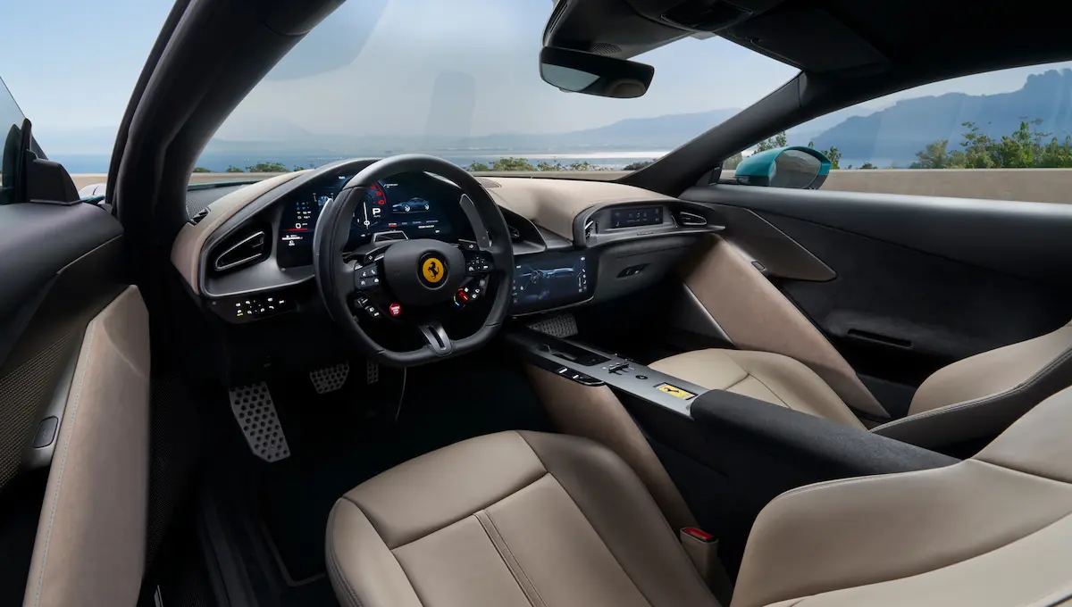 Ferrari Amalfi iç mekân