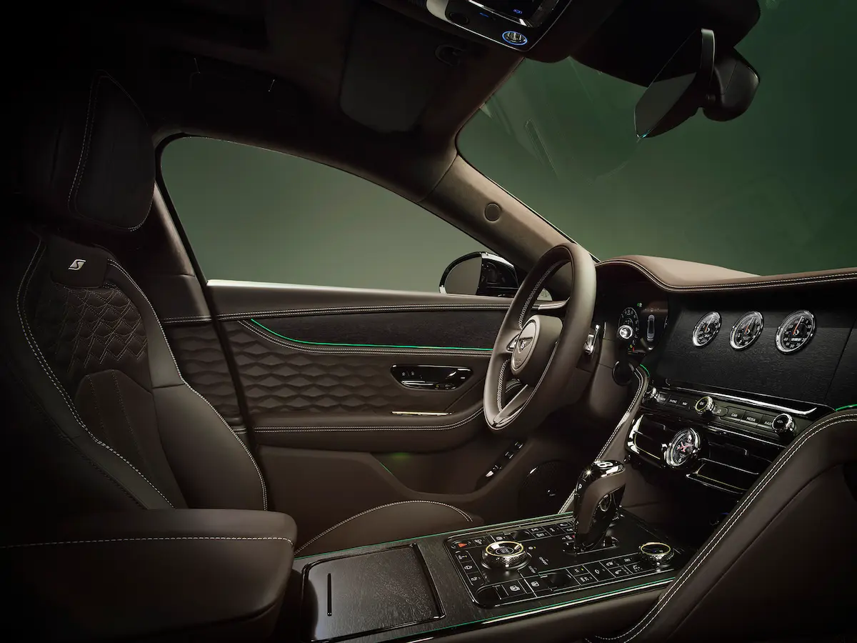 2026 Bentley Flying Spur lüks iç mekânı