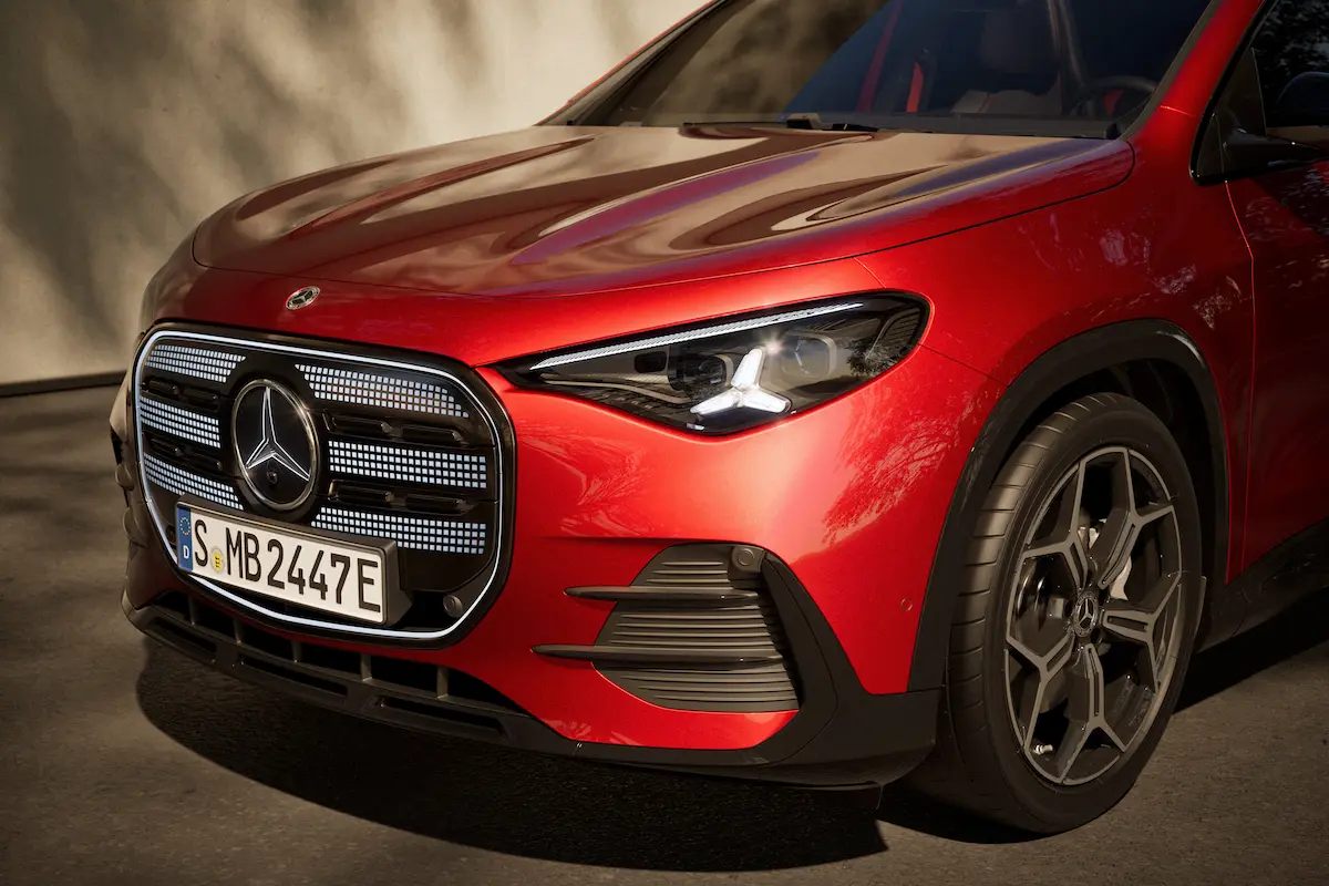 Yeni Mercedes GLA Far Detay