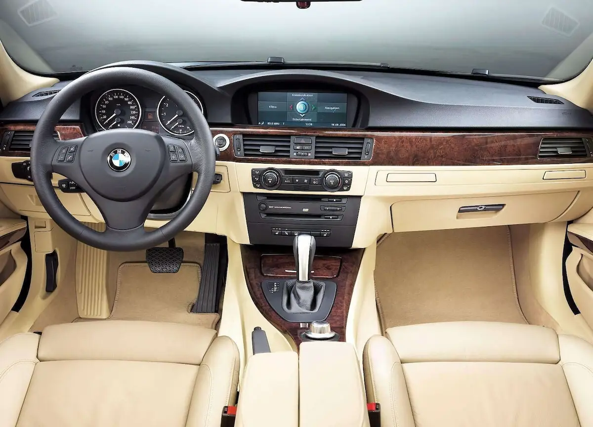 BMW 320i E90 fotoğraf 6