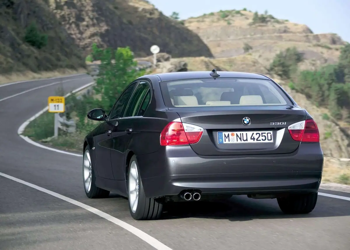 BMW 320i E90 fotoğraf 2